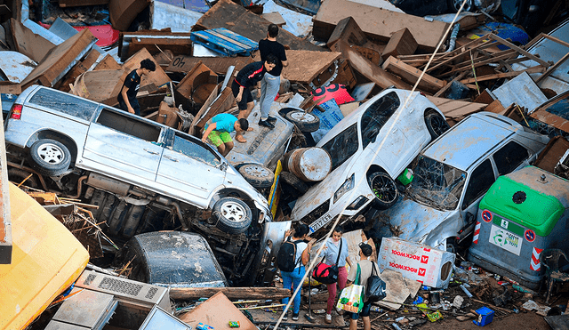 El gobierno ha decretado tres días de luto y anunciado un fondo de emergencia de 250 millones de euros para ayudar a los afectados por esta devastadora tragedia natural. Foto: AFP