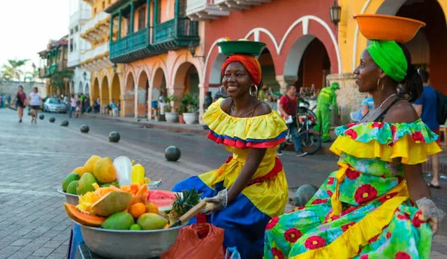 El español se habla en 21 países y tiene alrededor de 580 millones de hablantes en todo el mundo. Su diversidad geográfica ha generado variantes que enriquecen su evolución y uso. Foto: composición LR/AFP.