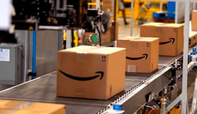 Amazon se hace viral en TikTok por posibles riesgos de abrir paquetes en superficies interiores. Foto: composición LR/AFP.