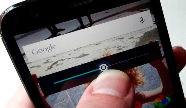 Se recomienda tener activado el brillo automático del teléfono. Foto: El Androide Libre