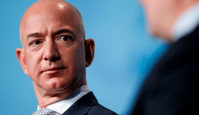 Jeff Bezos defendió la postura del medio The Washington Post, resaltando su independencia. Foto: América Economía