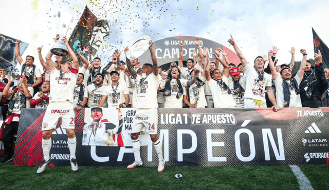 El equipo crema logró el título de la Liga 1 en el año de su centenario. Foto: Universitario