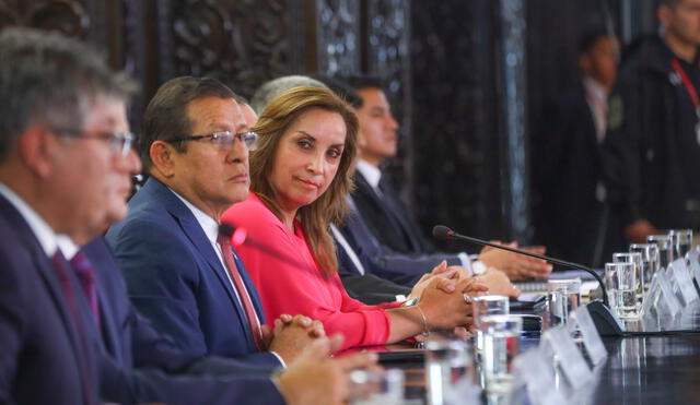 Junta. Dina Boluarte fue la encargada de anunciar los acuerdos del Consejo de Estado. No admitió preguntas de la prensa. Foto: Presidencia