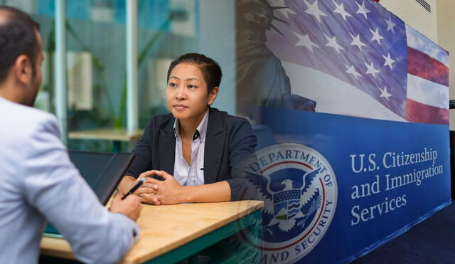 Ofrece una amplia gama de servicios, desde la solicitud de visas y tarjetas de residencia (green cards) hasta la naturalización y la ciudadanía. Foto: composición LR/Diario Las Américas/USA File