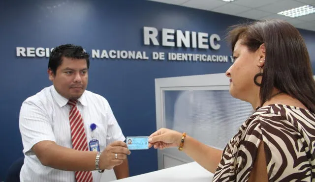 El trámite solamente se puede realizar en las oficinas de la Reniec. Foto: Andina