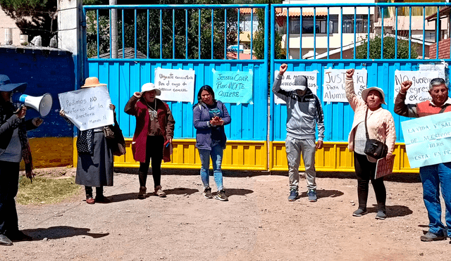 Padres de familia conversaron con La República sobre su firme postura. Foto: Liubomir Fernández