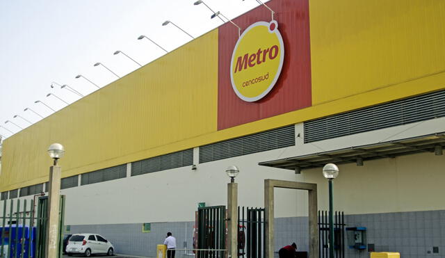 Rumores en TikTok aseguran que el nuevo mall de Cencosud acabará con Metro La Hacienda. Foto: Andina