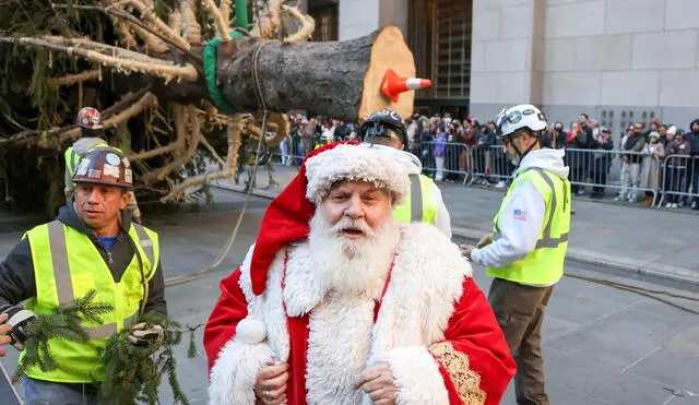 El símbolo de la Navidad llegó al corazón de Nueva York en medio de diversos fanáticos  | Composición: Lr/La República