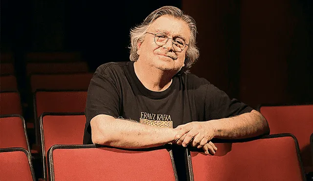 Director y dramaturgo, Roberto Ángeles.