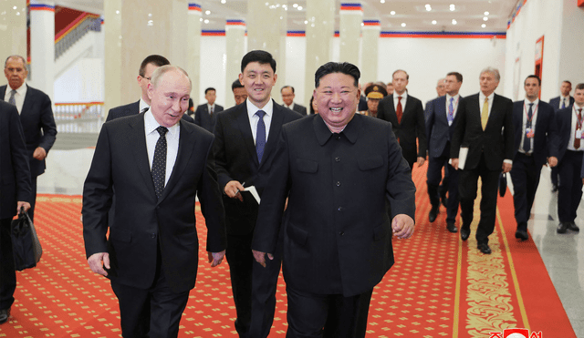 Vladimir Putin y Kim Jong-un unen fuerzas contra Ucrania. Fuente: AFP