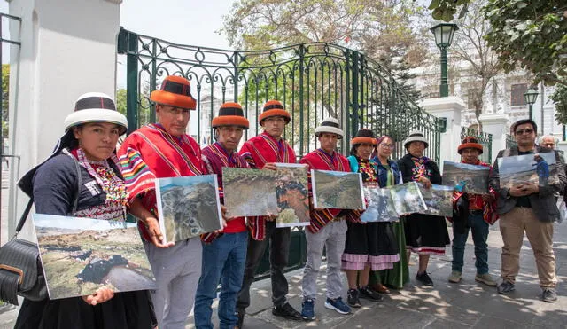 Portando imágenes del suceso, la delegación apurimeña también buscó respaldo en el Congreso de la República.