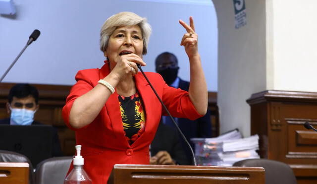 Maria Agüero negó haber recibido dinero de sus trabajadores en sus cuentas bancarias. Foto: Congreso Maria Agüero negó haber recibido dinero de sus trabajadores en sus cuentas bancarias. Foto: Congreso