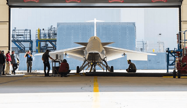 El equipo está llevando a cabo las pruebas de arranque del motor en varias fases. Foto: NASA.