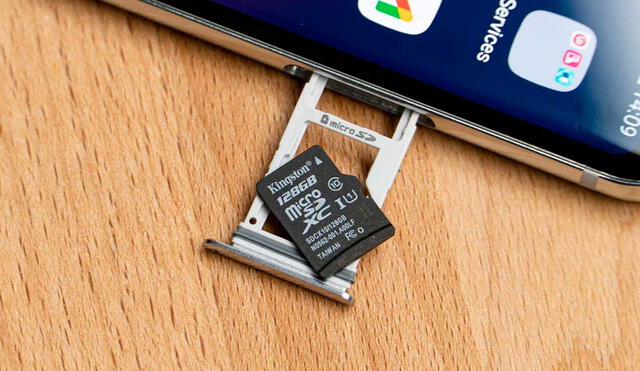 Solo algunos equipos de gama baja todavía son compatibles con las tarjetas microSD. Foto: PhoneArena