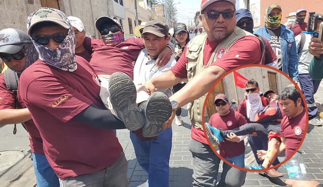 Arequipa. Manifestantes fueron auxiliados por sus propios compañeros tras resultar con lesiones en las piernas, en la mayoría de casos. Foto: composición LR/Claudia Beltrán/Leonela Aquino