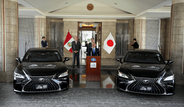 Toyota del Perú ha entregado 20 vehículos híbridos Lexus ES 300h para facilitar el traslado de las delegaciones. Fuente: Difusión.