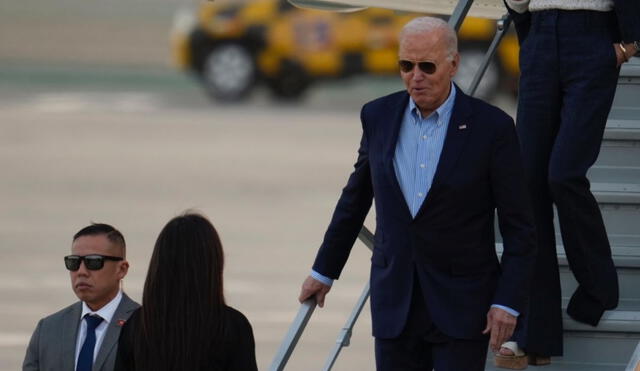 Joe Biden llega al Perú para participar del APEC 2024. Fue recibido por el primer ministro, Gustavo Adrianzén. Foto: John Reyes/ La República.