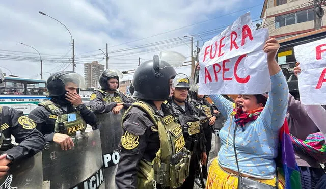 En contra. Esta mujer reclama porque sus paisanos de Puno están olvidados. Foto: La República