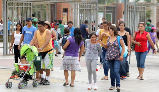 Los días decretados por el gobierno como no laborables no son recuperables, por lo que los empleados deberán recuperar las jornadas no trabajadas. Foto: Andina