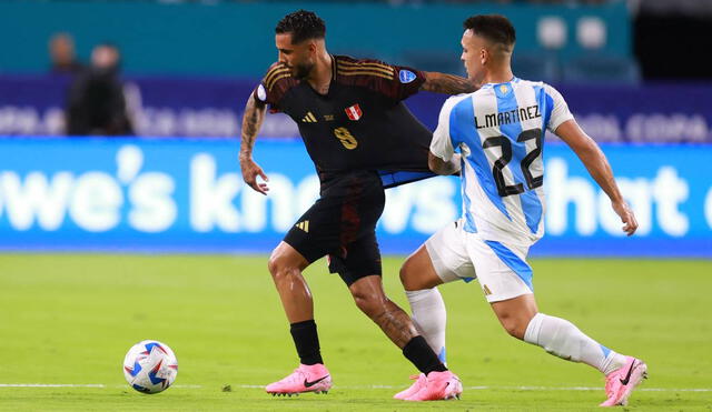 La selección peruana cayó 2-0 ante los argentinos en la ida que se jugó en el Nacional. Foto: AFP