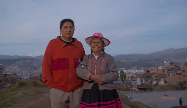 El director Marco Panatonic y Lupe Cuba.