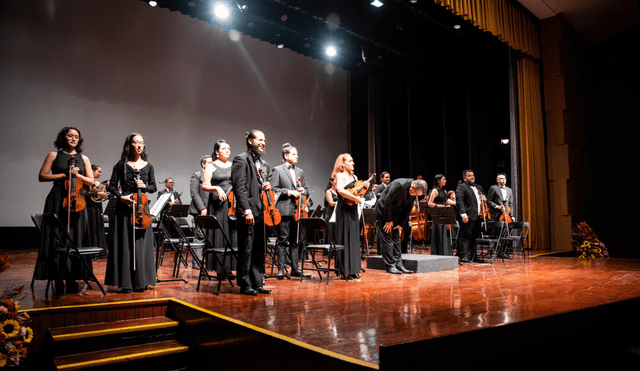 La Orquesta Filarmónica.