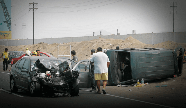 Accidentes de tránsito han sido constantes en las carreteras de Perú. Foto: Andina