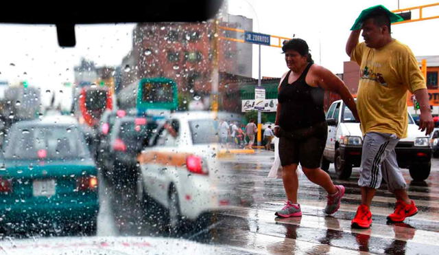 Senamhi recomienda a las personas tomar precauciones ante la ocurrencia de llovizna y neblina en distritos de Lima. Foto: composición LR/Andina