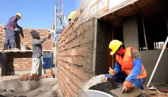 El ingeniero peruano David Durán indicó cuál es el costo de construcción por m2 en los distritos de Lima Norte. Foto: composición LR/Agencia Andina