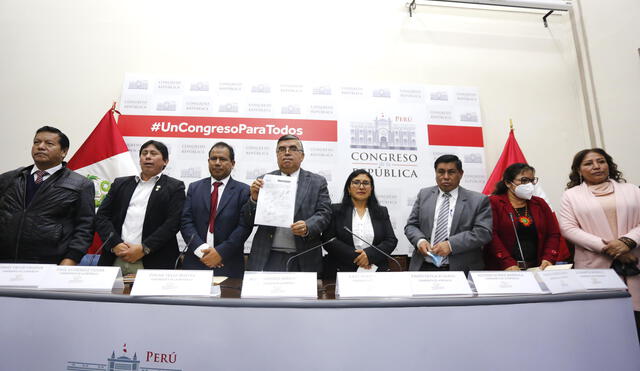 Algunos docentes que promueven la iniciativa han desaprobado evaluaciones.