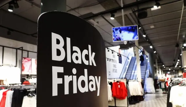 El Black Friday es un evento destacado en el que los negocios lanzan atractivas ofertas en sus productos, lo que marca el inicio de la temporada de compras navideñas. Foto: Andina