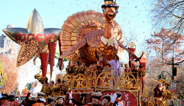 America's Thanksgiving Parade en Detroit se llevará a cabo este jueves, atrayendo a miles de visitantes para dar inicio a la temporada festiva con alegría y celebración. Foto: composición LR/AFP.