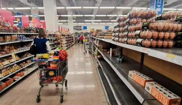 Recuerda que, además de los supermercados mencionados, otros como Safeway y Wegmans también abrirán, aunque sus horarios pueden variar. Confirma antes de ir para garantizar tus compras. Foto: composición LR/AFP.