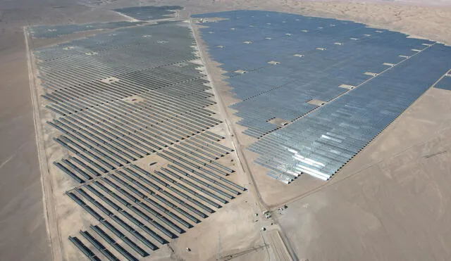 La región de Moquegua, reconocida por su alta radiación solar, albergará las plantas fotovoltaicas Pampa Salinas I y II, que sumarán 468 MW de capacidad instalada. Foto: Andina