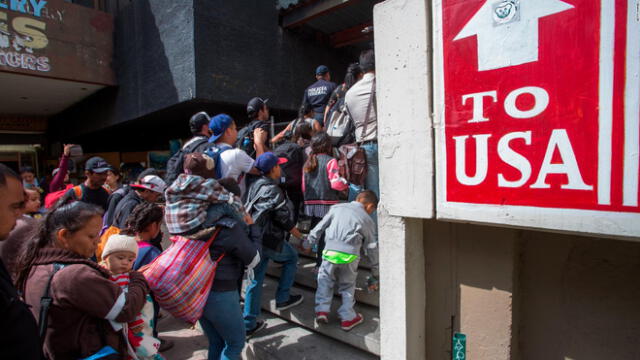 Miles de inmigrantes ingresan a los Estados Unidos. Foto: Composición LR/CNN