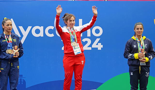 Carmen Fernández Capcha logró una medalla de oro en la categoría peso ligero (47 kg a 52 kg) modalidad peso muerto femenino y dos medallas de plata en las modalidades press de banca y sentadilla