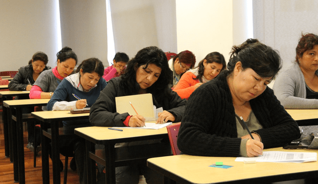 Miles de docentes en Perú podrán optar por un ascenso en la Escala Magisterial. Foto: Andina