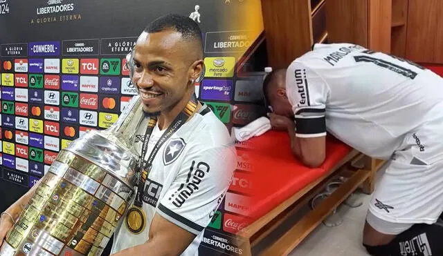 Imposible no llorar. Marlon Freitas se quebró al recordar a su padre durante las celebraciones por la consecución de la Libertadores con Botafogo. Foto: composición LR/Davi Ferreira/captura