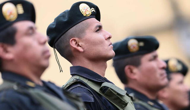 La Policía Nacional abrió una convocatoria de trabajo para titulados, egresados y personas con secundaria completa. Foto: Andina