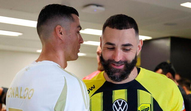 Cristiano Ronaldo y Karim Benzema protagonizaron un emocionante encuentro por la Liga Saudí. Foto: AFP