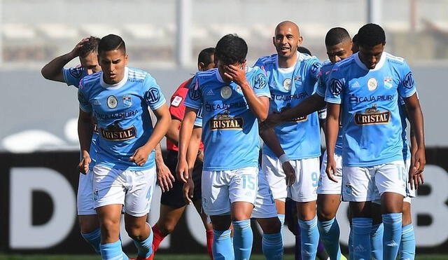 En Oriente Petrolero, Marcos Riquelme anotó 6 goles en el 2024 y es el tercer goleador del equipo. Foto: composición LR/Liga 1/captura