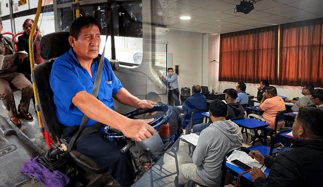 Conductores deberán llevar curso en centros permitidos por el MTC. Foto: composición de Gerson Cardoso/La República/Andina/Tránsito y Transporte