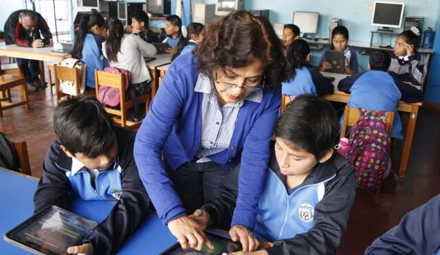 La colaboración entre la DRELM y el Banco Mundial resalta su compromiso por innovar en educación, preparando a los docentes para los desafíos del siglo XXI con herramientas digitales avanzadas. Foto: Minedu