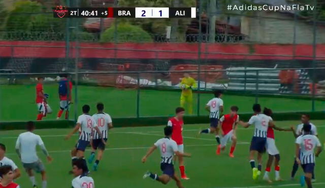 Alianza Lima se encuentra disputando un torneo juvenil en Brasil. Foto: captura de Flamengo TV.