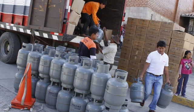 El Fondo de Inclusión Social Energético ofrece descuentos para la compra de balones de gas. Foto: Andina