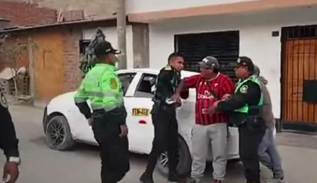 Un grupo de taxistas denuncia haber sido agredido físicamente por los agentes de la comisaría de Manchay, además de sufrir el robo de dinero. Foto: captura de Panorama.