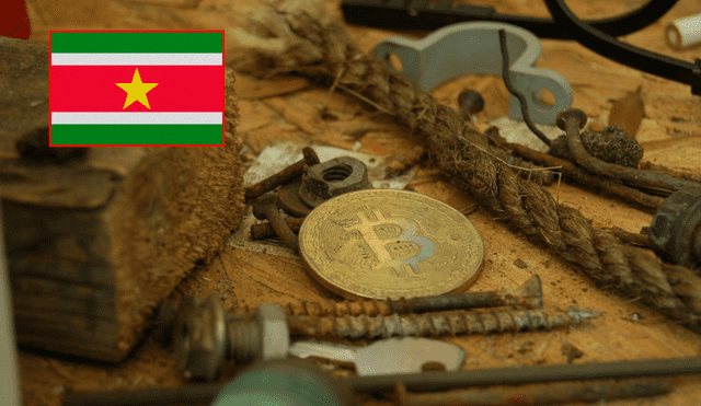 Bandera de Surinam y Bitcoin junto a clavos y soga. Foto: composición LR/Pexels