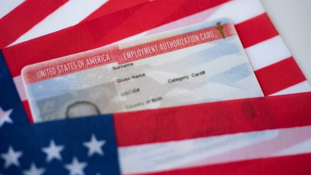 La extención de trabajo para los inmigrantes en USA es crucial para su bienestar económico. Foto: Composición LR/Telemundo 47