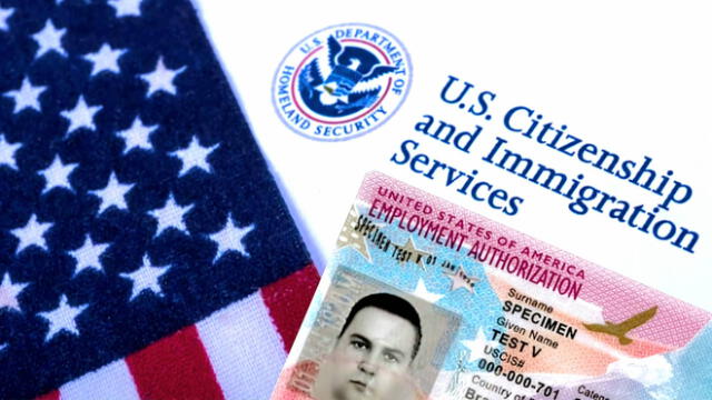 La Green Card y el formulario I-485 es esencial para los inmigrantes en USA. Foto: Composición LR/Inmigra USA