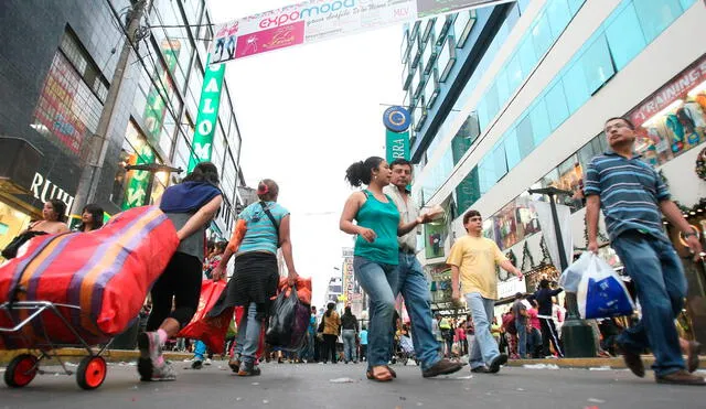 ATU informó los desvíos y las rutas autorizadas en los accesos principales de Gamarra. Foto: Andina